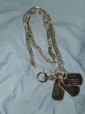 Polished Silver Dog Tag Pendant Necklace - Timeless Metallic Finish